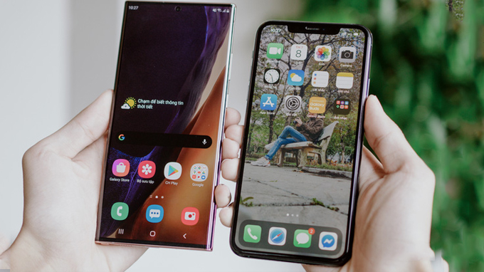 So sánh màn hình Galaxy Note 20 Ultra và iPhone 11 Pro Max