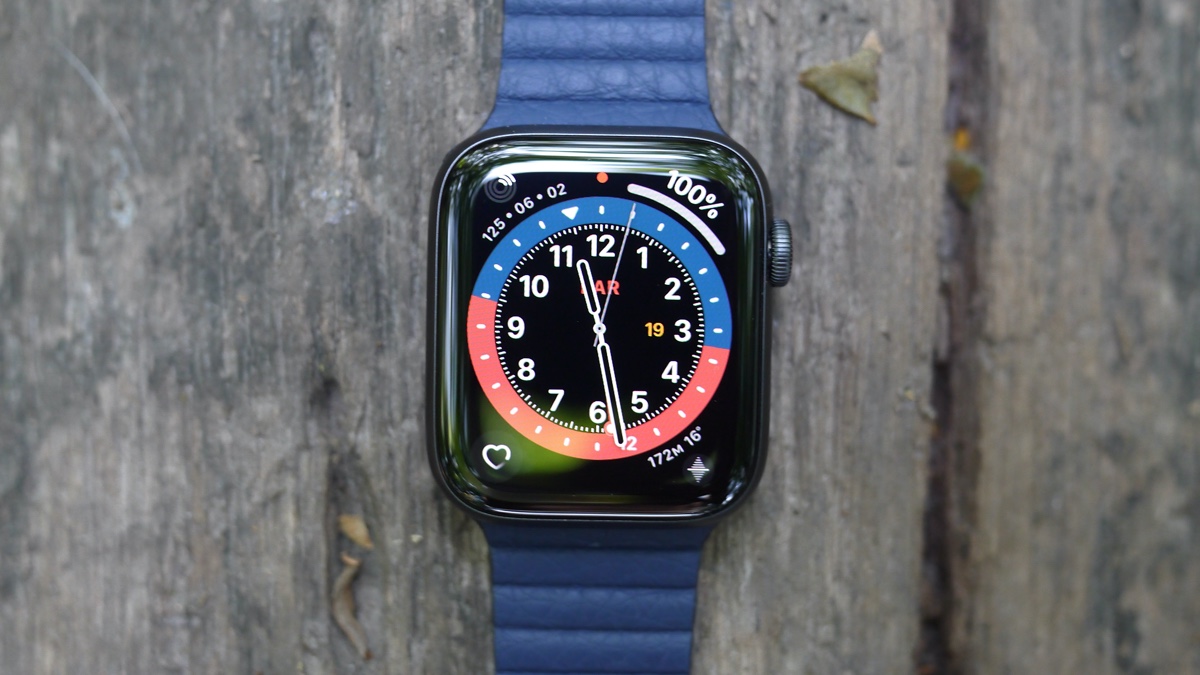 Apple Watch SE cũng được trang bị kích thước màn hình tương đương như series 6