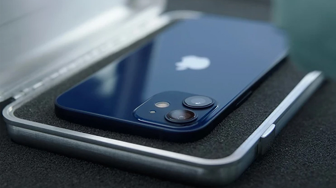 iPhone 12 Mini - iPhone nhỏ nhất và mỏng nhất thị trường