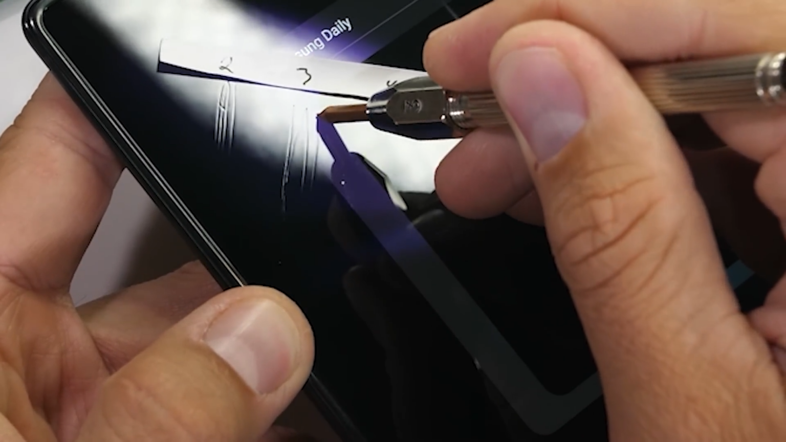 Đánh giá độ bền Galaxy Z Fold 2 5G